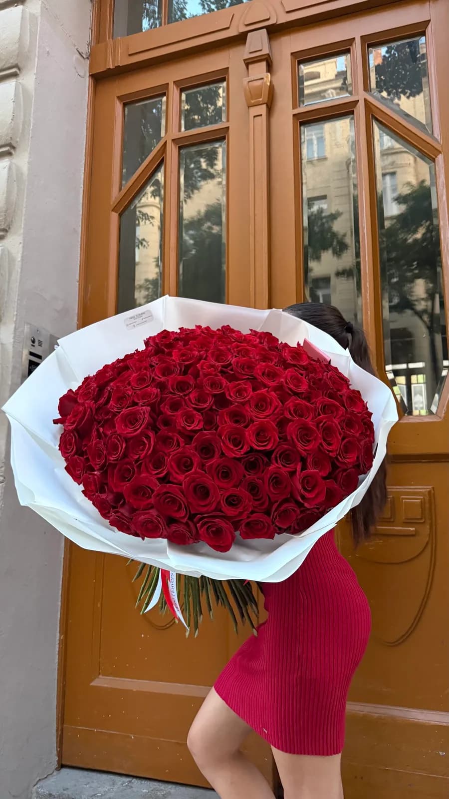 Amore bouquet of long-stemmed red Explorer roses