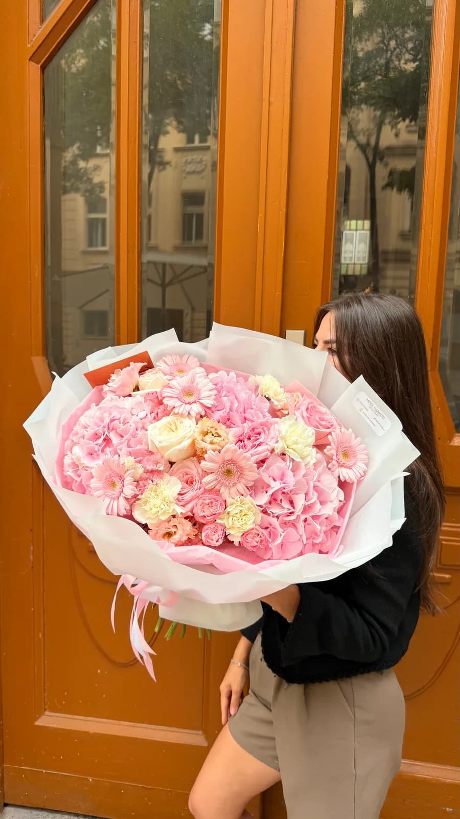 Large Fleur bouquet with hydrangea, gerberas, eustoma and spray roses