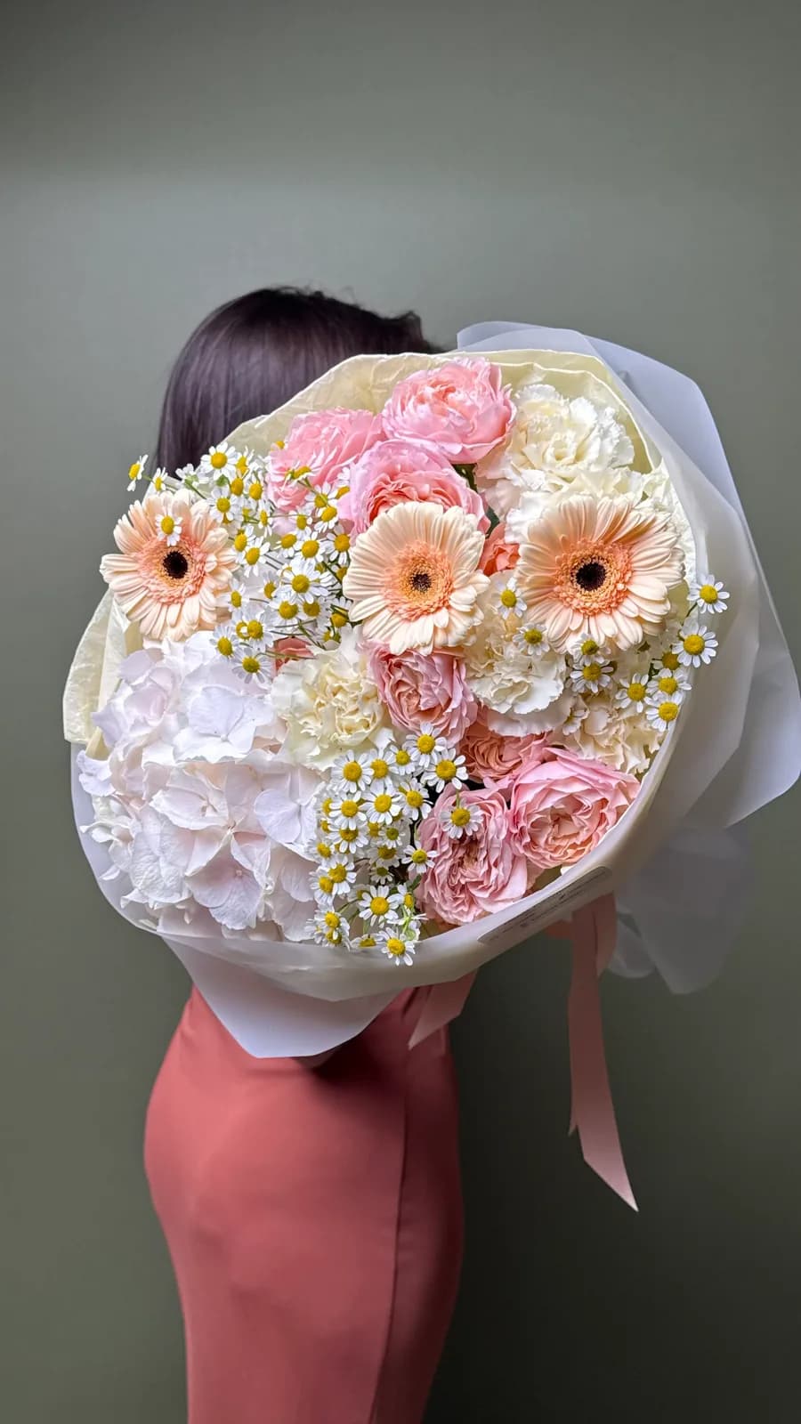 Light of the Day bouquet with hydrangea, gerberas and chamomile